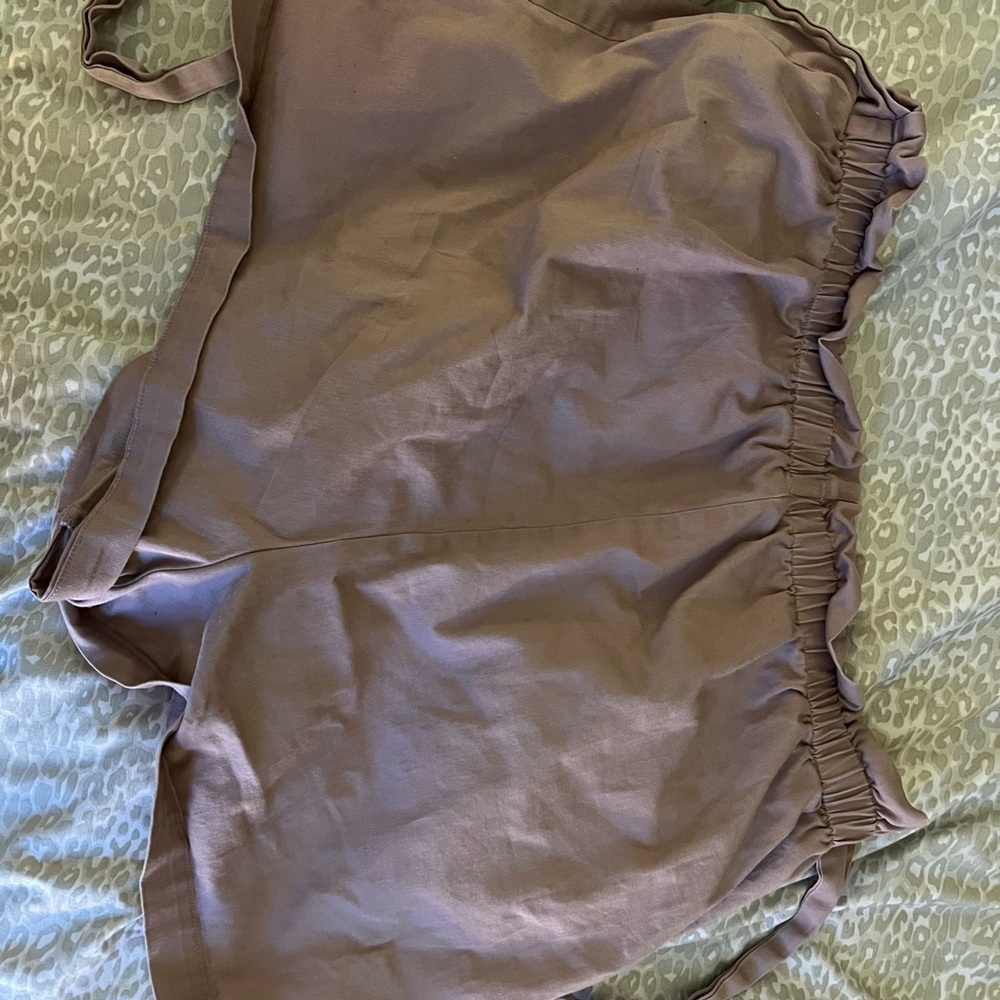 Shorts with ruffles and stretchy band